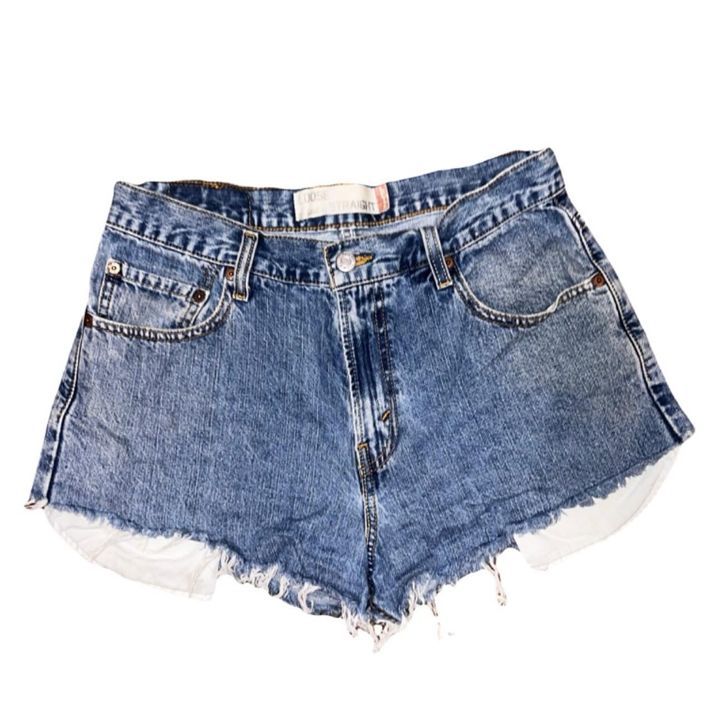 Levi’s booty shorts